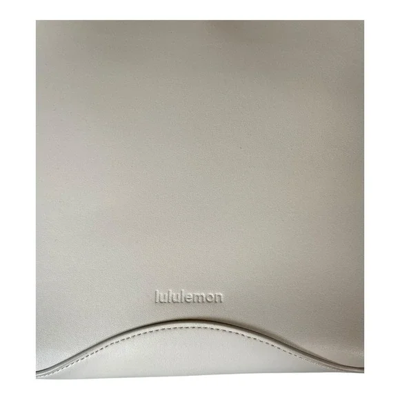 Lululemon Cactus Leather Shoulder Bag 8L Cashew With Silver Hardware & Dust Bag - Picture 3 of 16